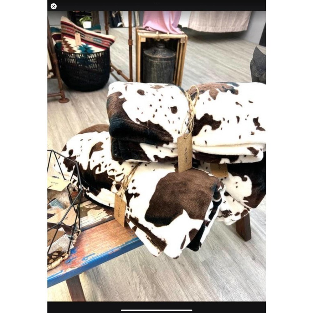 🌺 Super Plus 60”X80” (Queen Size) Cow Print Throw